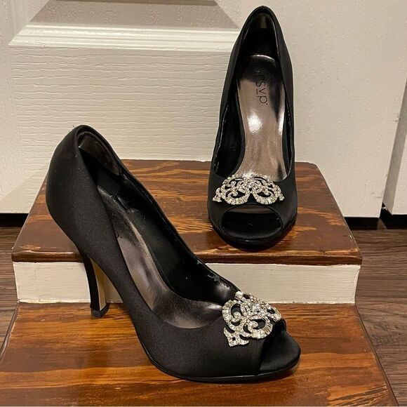 RSVP Dressy Closed Toe Pump Heels Black With Rhinestone Detail on Toe Size 5.5 - Picture 2 of 15